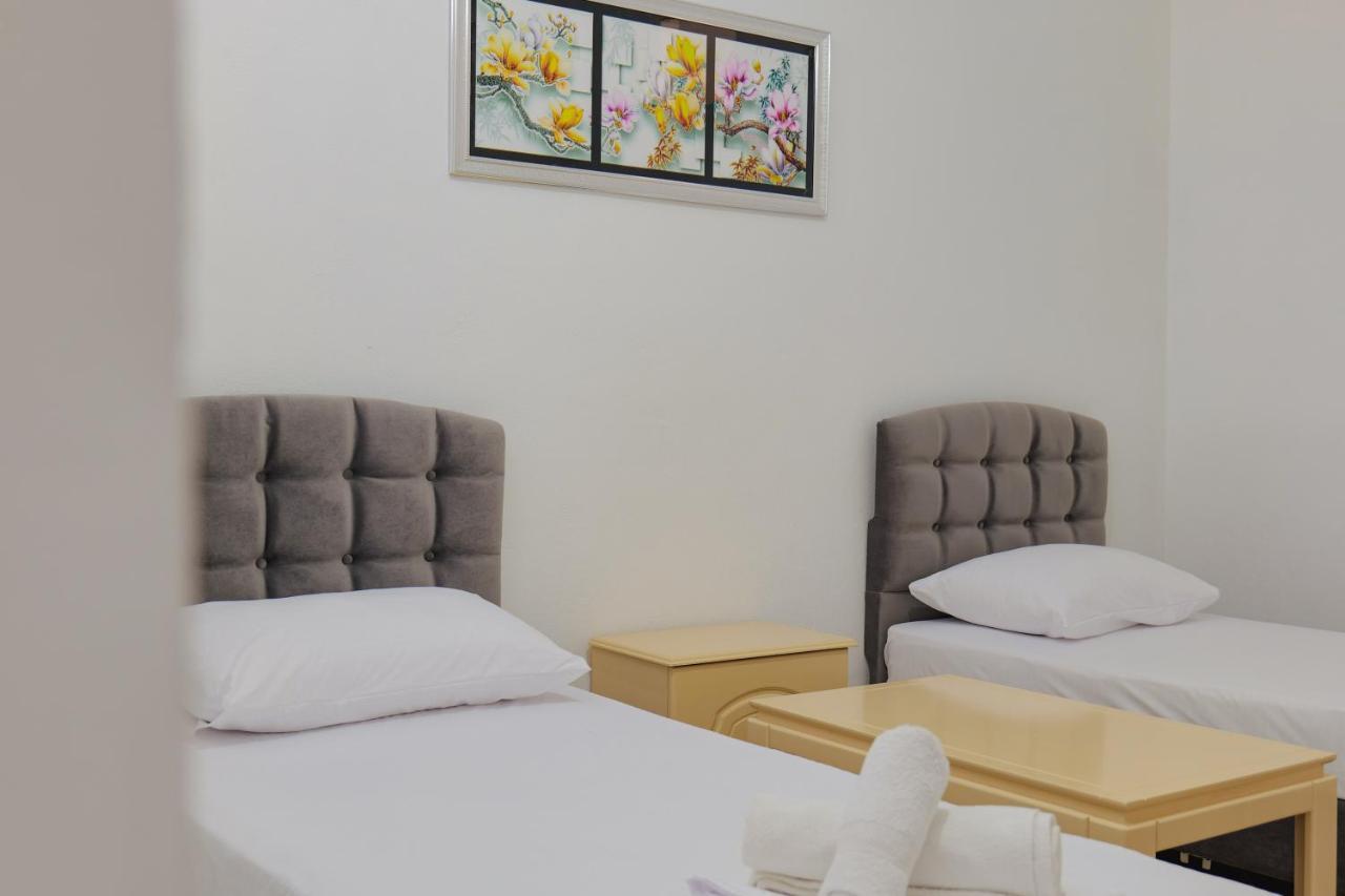 Hotel Casamia Sarandë Esterno foto