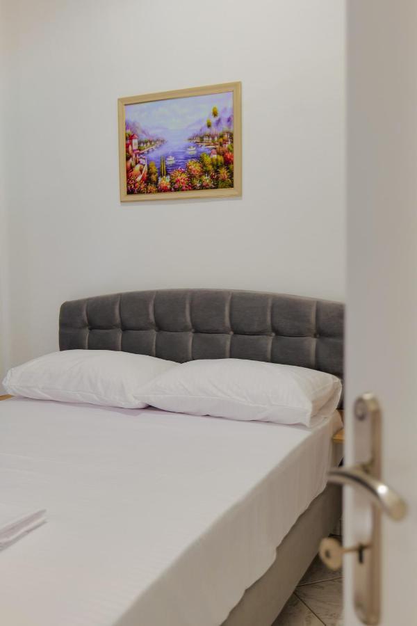 Hotel Casamia Sarandë Esterno foto