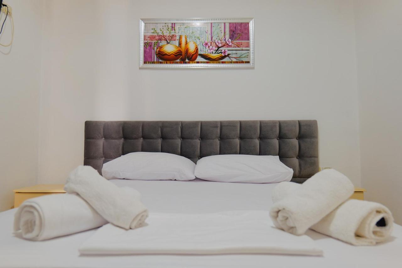 Hotel Casamia Sarandë Esterno foto