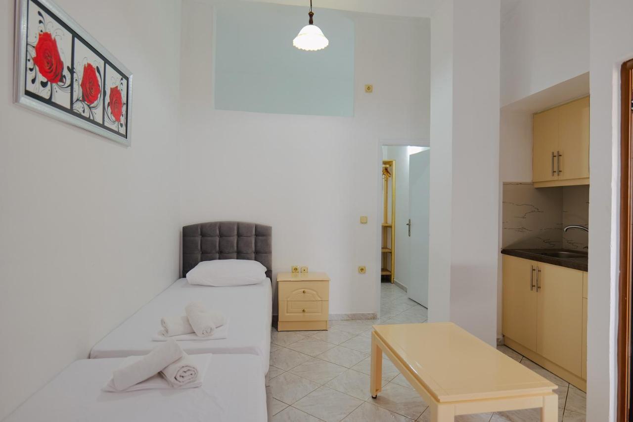 Hotel Casamia Sarandë Esterno foto