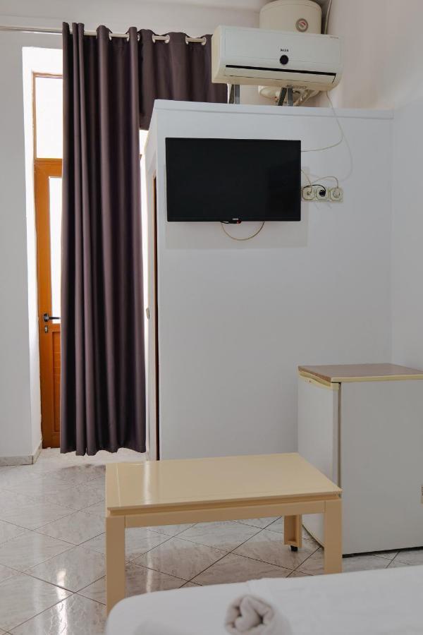 Hotel Casamia Sarandë Esterno foto