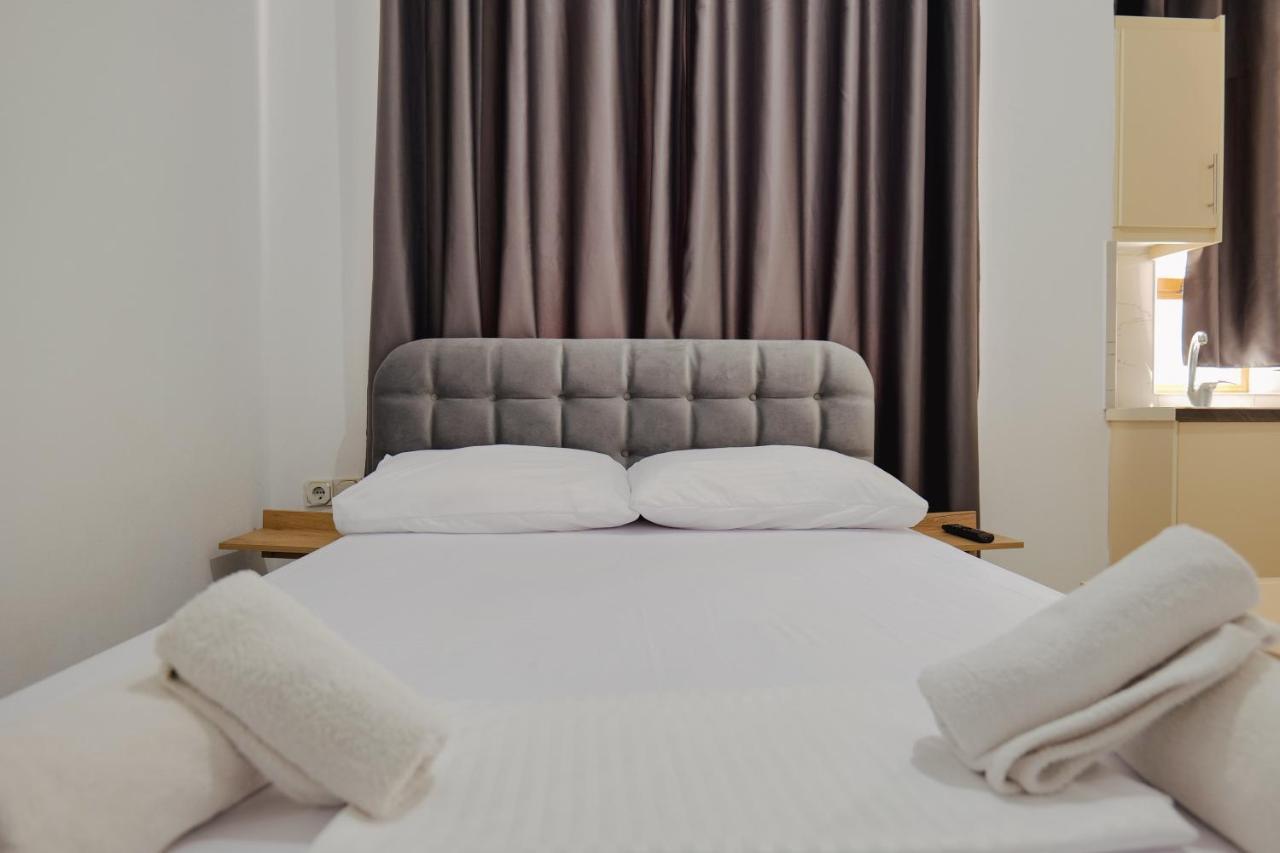 Hotel Casamia Sarandë Esterno foto