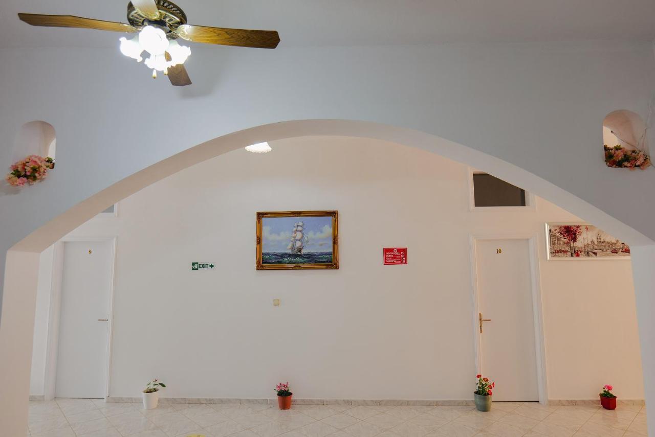 Hotel Casamia Sarandë Esterno foto